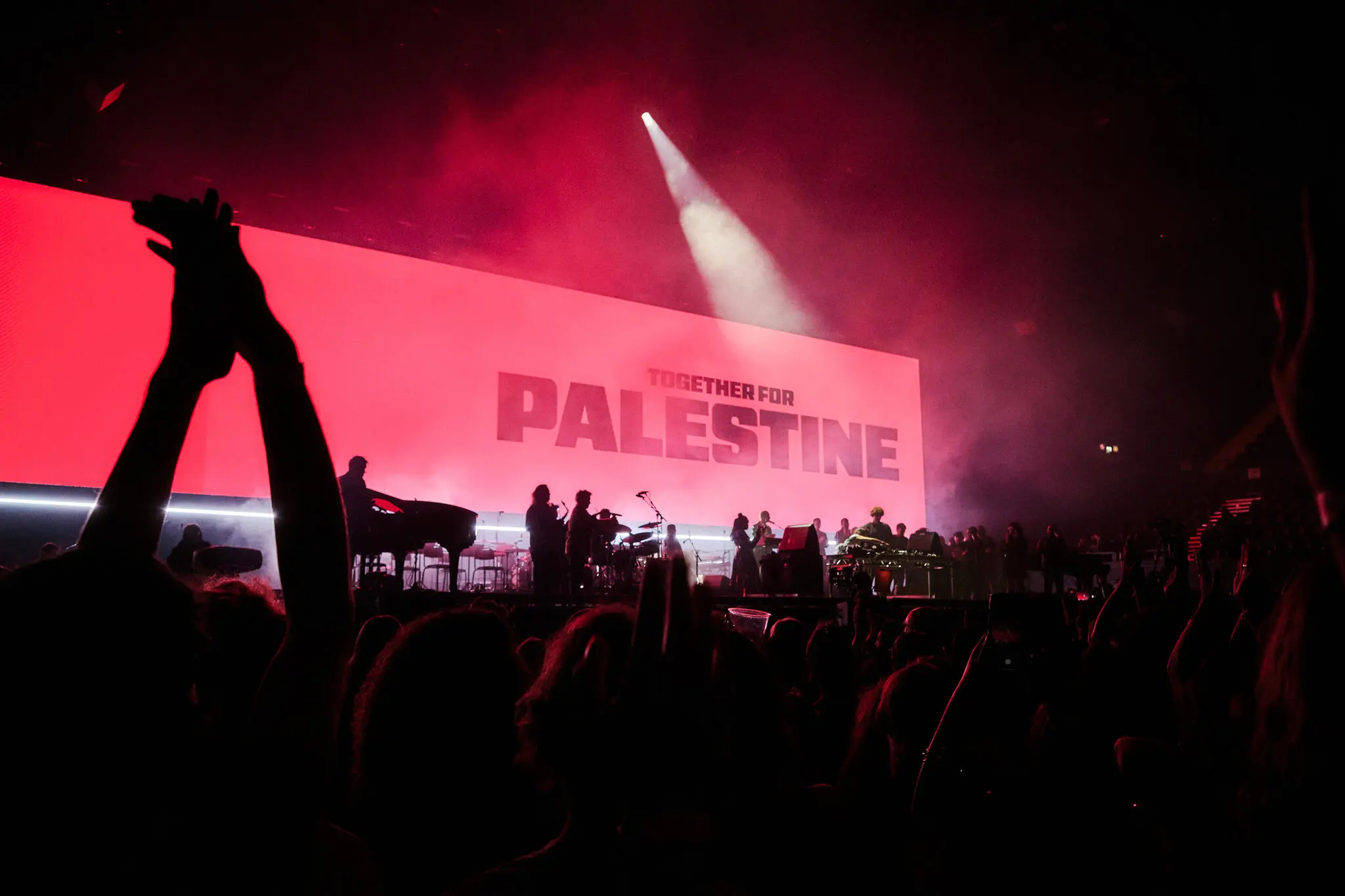 Арена як мегафон: чому благодійні концерти для Палестини стали мейнстримом у Британії